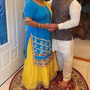 Blue and yellow jaggo outfit